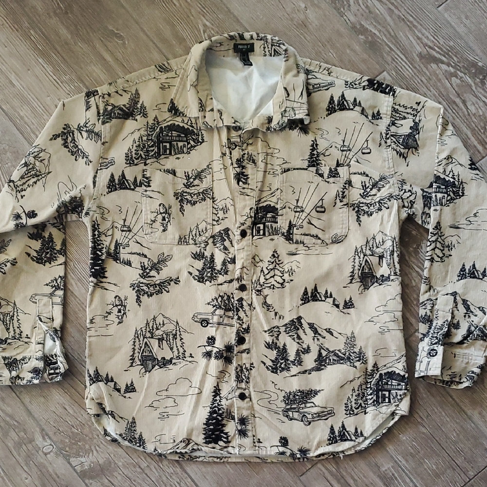 Forever 21 Men's Beige Button Up Shirt with Outdoor Themed Graphics. Sz Large